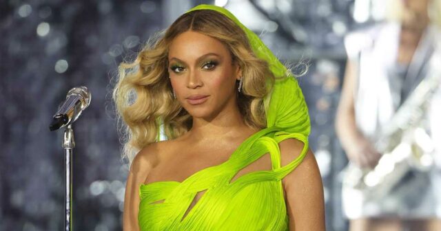 Beyonce spielt Songs aus „Cowboy Carter“ bei der NFL-Halbzeitshow mit Blue Ivy und mehr

