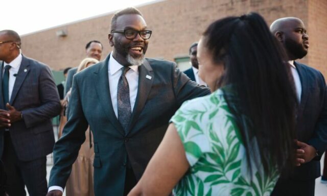 Bürgermeister Johnson gibt 10 von 11 Ernennungen für das neue Chicago Board of Education bekannt

