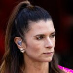 Danica Patrick teilt weiterhin grausame Fotos von ihrem Starbucks-Brand