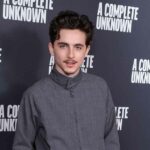 Timothée Chalamet gibt sich beim Fototermin „Complete Unknown“ in London zurückhaltend