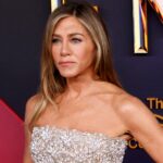 Jennifer Aniston verwendete dieses Peeling-Shampoo für die Kopfhaut, um altersbedingten Haarausfall zu bekämpfen