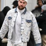 Travis Kelce begrüßt begeisterte Taylor-Swift-Fans nach dem Spiel der Chiefs