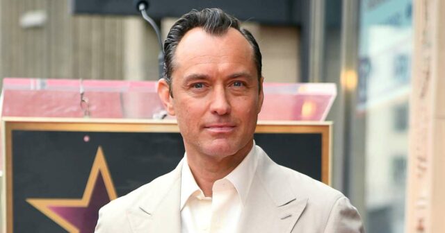 Jude Law verzögerte die Zeremonie zum Hollywood Walk of Fame nach dem Tod seiner Mutter

