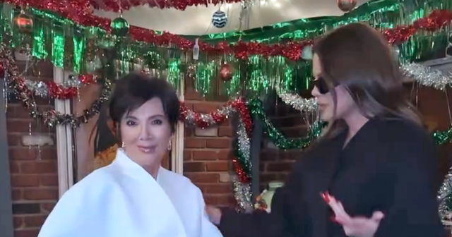 Khloe Kardashian und Kris Jenner hatten nicht vor, auf einer Weihnachtsfeier eine Partnerschaft einzugehen

