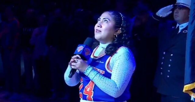 Der Sänger der Knicks-Hymne hört unbeholfen auf zu singen, nachdem er belästigt wurde

