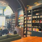 In Berkeley wird eine erhöhte Buchhandlung/Weinbar eröffnet