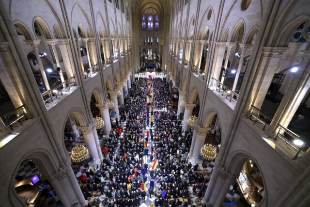 Fotos: In der Kathedrale Notre Dame findet die erste Messe seit dem verheerenden Brand von 2019 statt

