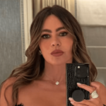 Sofia Vergara präsentiert sich für einen sexy Abend in transparenten Dessous