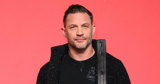 Tom Hardy bot dem „Fixer“-Team an, vor Weihnachten unbezahlte 300.000 US-Dollar zu zahlen

