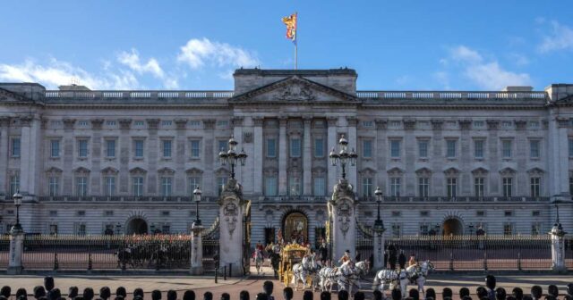 Mitarbeiter des Buckingham Palace nach Schlägerei auf Weihnachtsfeier festgenommen

