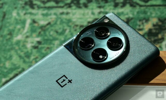 Der Morgen danach: Das OnePlus 13 schüttelt Hochdruckwasserstrahlen ab

