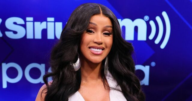 Cardi B sagt, sie gebe 3 Millionen Dollar im Monat aus, als sie auf Kritik reagiert

