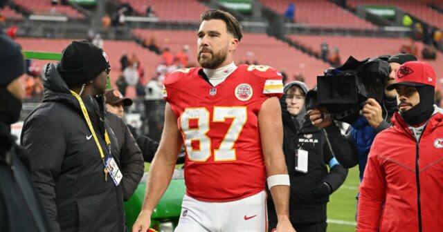 Travis Kelce zeigt „Little Dancey Dance“ im Chiefs-TikTok-Video

