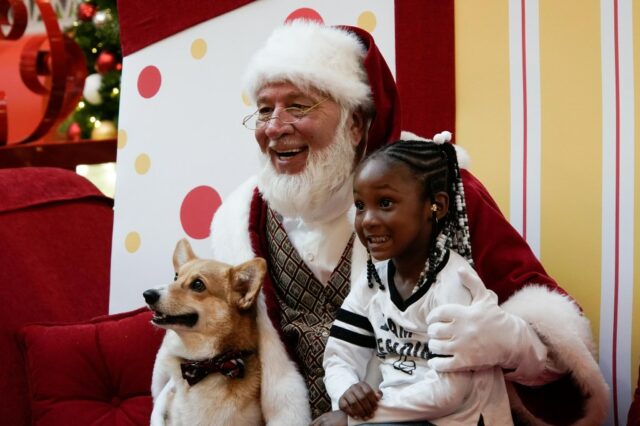 Fototermine mit dem Weihnachtsmann in der Great Mall in Milpitas

