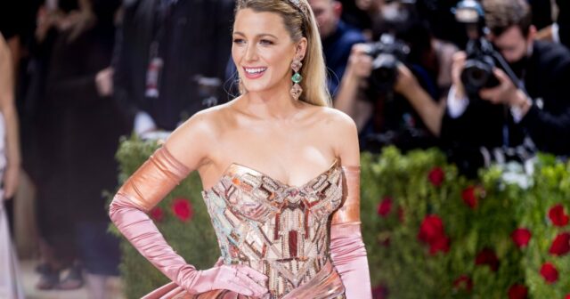 Blake Lively liebt diese kultige Straffungscreme – heute 20 % Rabatt

