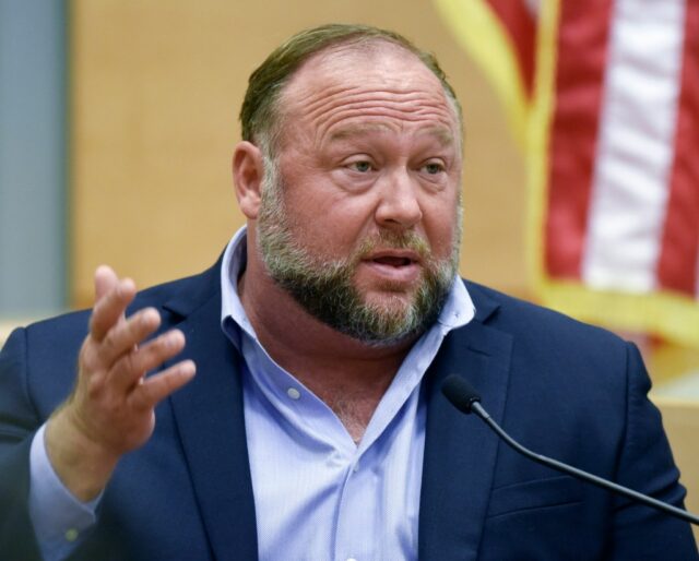 Der Richter lehnt Alex Jones von Infowars bis zur Zwiebel ab, in einem Streit um Insolvenzauktion

