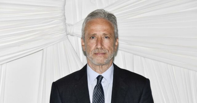 Jon Stewart macht sich über den Tanz lustig, den die Demokraten nach der Begnadigung von Hunter Biden machen müssen

