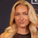 Viral Ring Girl Sydney Thomas kündigt ihre Rückkehr zum Squared Circle an