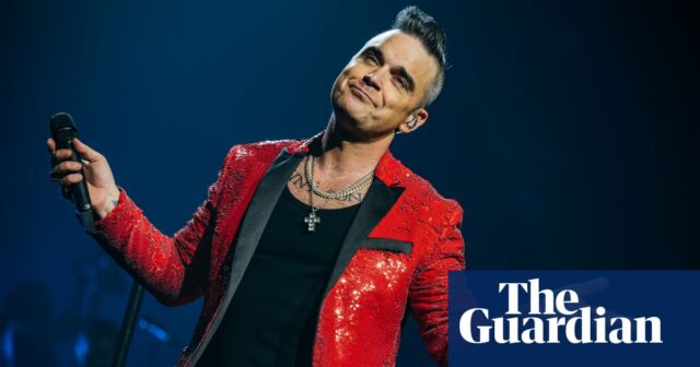 Das kostenlose Konzert von Robbie Williams auf dem Federation Square in Melbourne führt zu Straßensperren, da die Fans früher erscheinen

