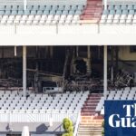 Verdächtiges Feuer verwüstet die Tribüne des Caulfield Racecourse im Südosten Melbournes