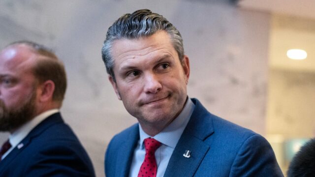 Der ehemalige Moderator von Fox News, Pete Hegseth, bestätigte den Verteidigungsminister, indem er gegen JD Vance verstoßen hat

