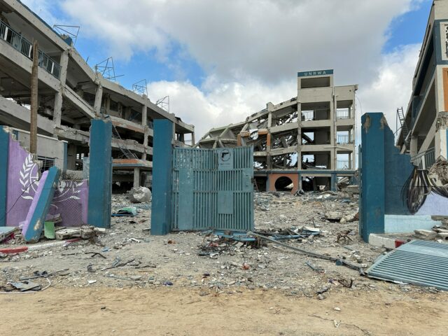 Israel mag Schulen in Gaza niederbrennen, aber die Palästinenser müssen Widerstand leisten

