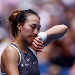 Olympiasieger Zheng ist abgesetzt, als die Australian Open 2025 für einen ersten Schock sorgen