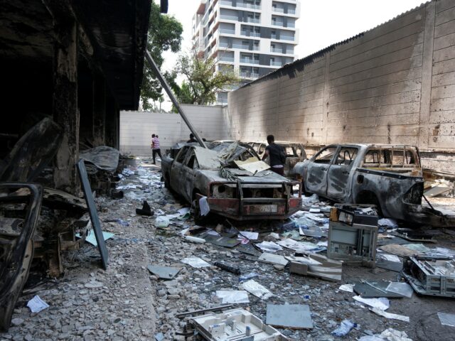 Botschaften verbrannt, geplündert in der DRC Capital Kinshasa

