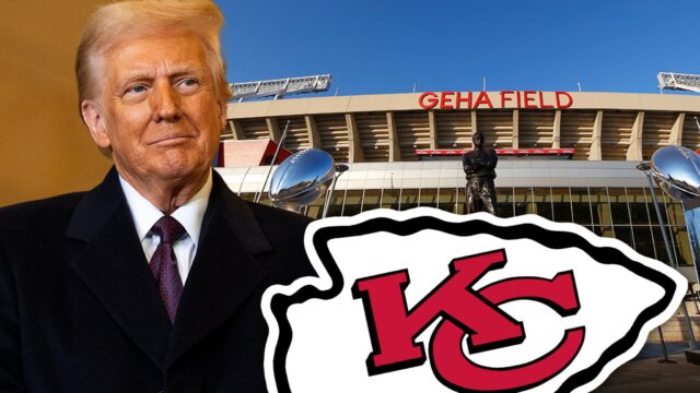 Donald Trump gratuliert den Häuptlingen nach dem AFC -Meisterschaftssieg

