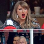 Taylor Swift trotzt der Kälte beim Playoff-Spiel der Chiefs, in derselben Suite wie Caitlin Clark