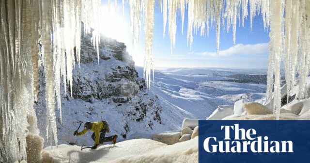 Sonnenskulptur und Winterlandschaften: Fotos des Tages – Freitag

