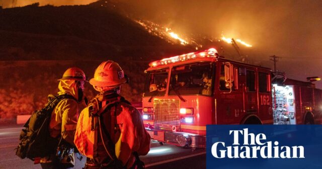 Tausende von Prominenten fliehen aus ihren Häusern, während in Los Angeles Waldbrände wüten

