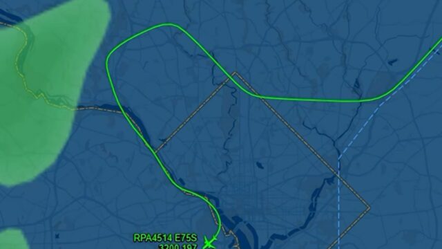 Flug zum Flughafen Reagan, der gezwungen ist, Tag vor der DC -Kollision den Hubschrauber zu vermeiden

