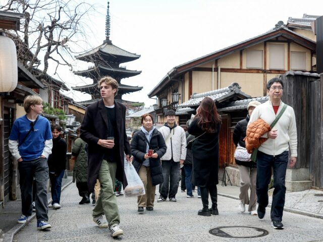 Japans Touristenankünfte erreichen ein Rekordhoch, da die schwache Währung Menschenmassen anzieht

