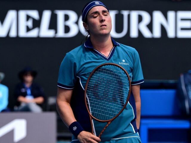 Teary Ons Jabeur kämpft bei den Australian Open mit Asthmaanfällen

