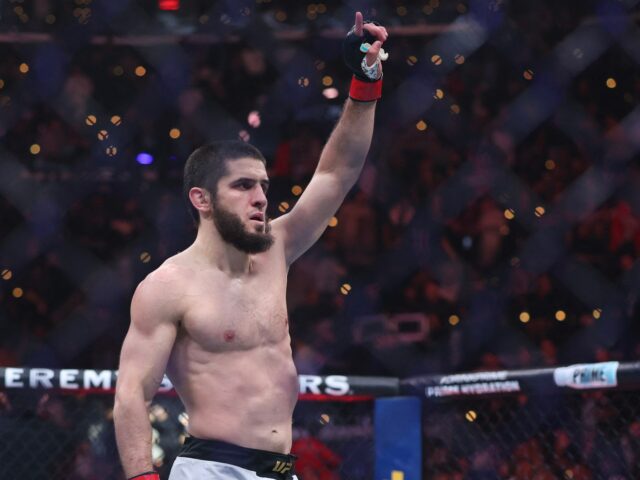 Islam Makhachev behält den Leichtgewichtsgürtel gegen Renato Moicano bei UFC 311

