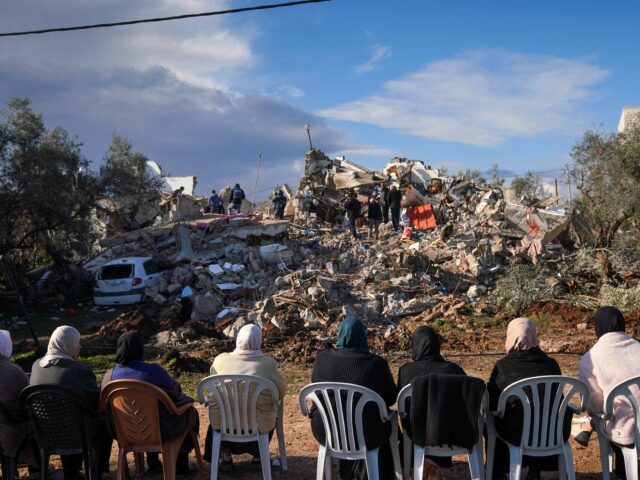 Israel setzt den Angriff in Dschenin fort, nachdem im Westjordanland zwei Palästinenser getötet wurden

