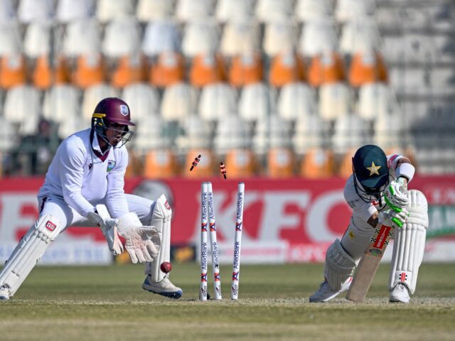 Pakistan gegen West Indies-Anden Test: Warrican führt den 120-Run-Comeback-Sieg an

