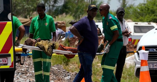 „Massaker“: Hat Südafrika Dutzende eingeschlossener Bergleute verhungern lassen?

