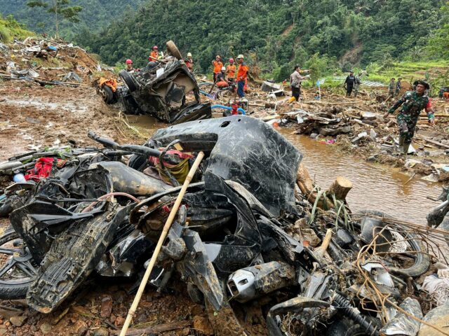 Zahl der Todesopfer durch tödliche Überschwemmungen und Erdrutsche in Indonesien steigt auf 21

