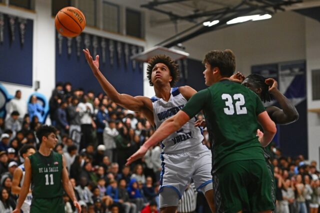 Dougherty Valley holt sich dank der elektrischen Leistung von Jalen Stokes einen klaren Sieg über De La Salle

