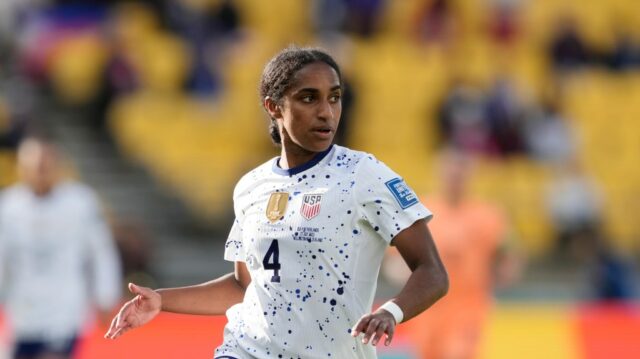 Naomi Girma, Olympiasiegerin von San Jose, bricht mit ihrem Wechsel zu Chelsea den Weltrekord

