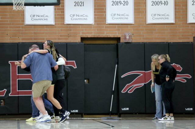 Mittys McKenna Woliczko, die beste Basketballspielerin der Bay Area, verletzte sich bei der Niederlage gegen Ontario Christian

