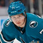 Macklin Celebrini von den Sharks spürt den Schmerz Kanadas nach der Niederlage bei den Junioren-Weltmeisterschaften