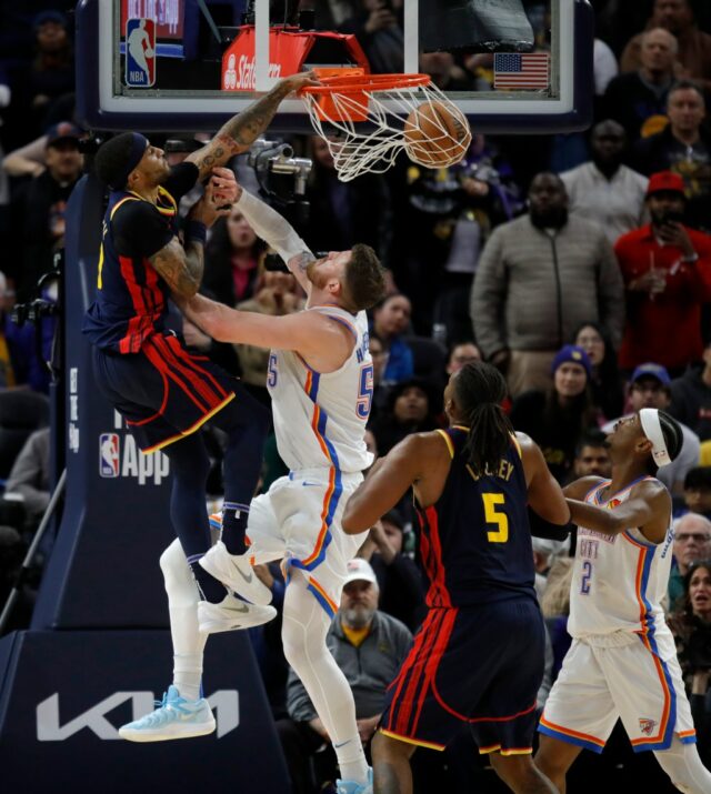 Krieger feiern einen großen Sieg gegen Thunder, indem sie Steve Kerr durchnässt

