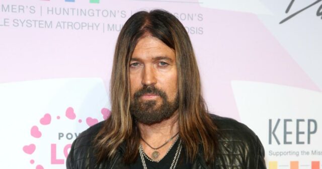 Billy Ray Cyrus kehrt nach dem Drama der Söhne in seiner Gesundheit in soziale Medien zurück

