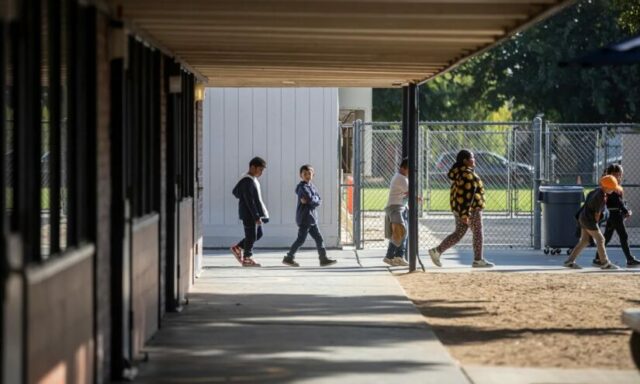 Kalifornische Landschulen kämpfen um die Finanzierung der Kongresskürzungen

