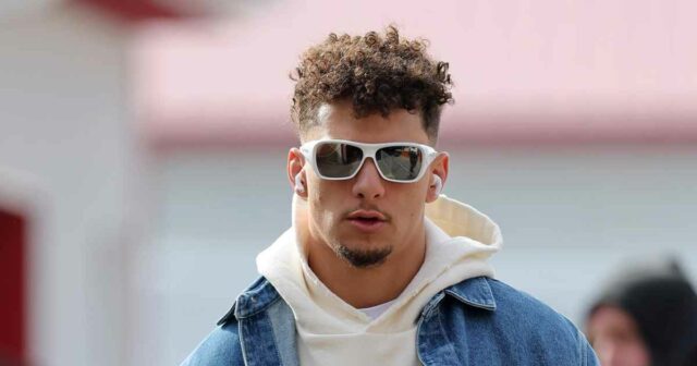 Brittany Mahomes berührt von der Hommage der Chiefs an Baby Golden

