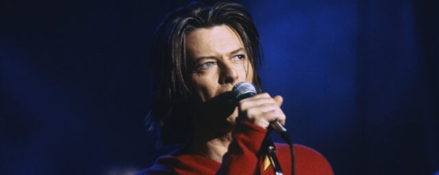 „Blackstar“ bescherte David Bowie 20 Tage nach seinem Tod sein erstes Nr.-1-Album in den USA

