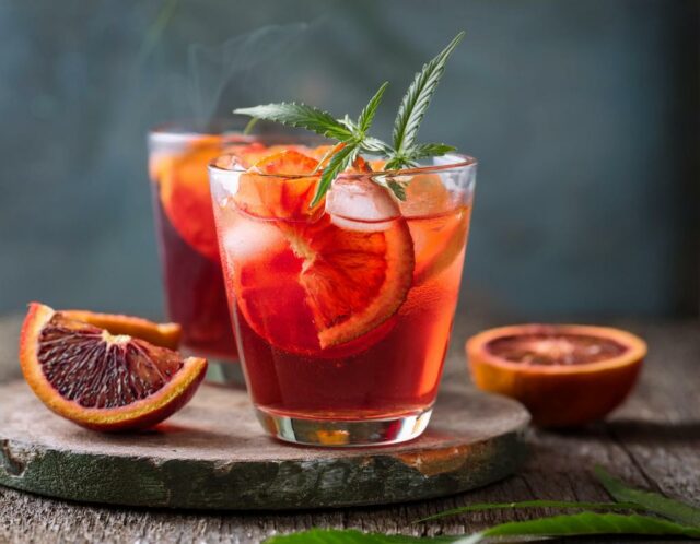 Rezept: Stammes CBD Blood Orange Spritz

